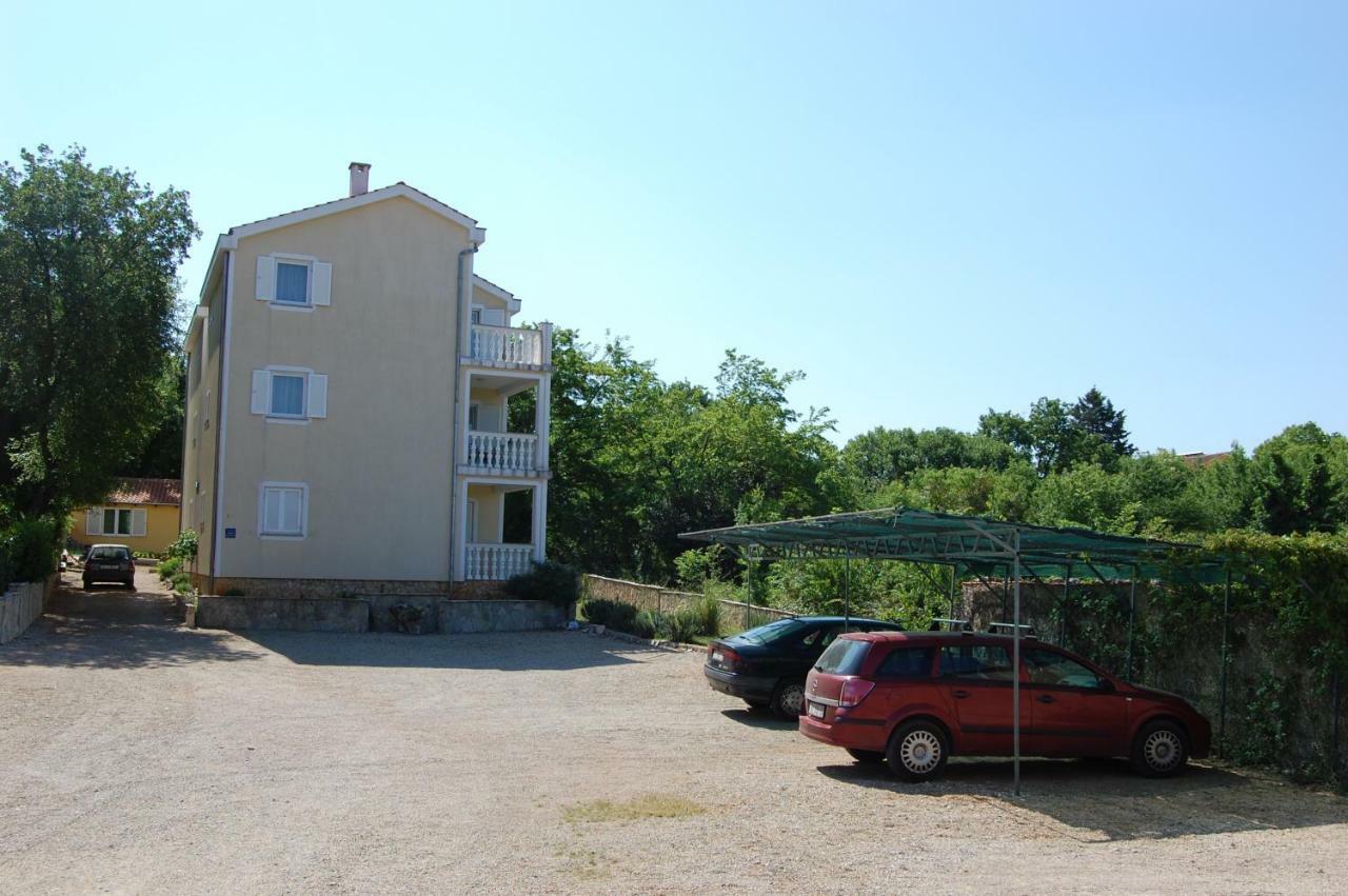 Apartments Novak By El-Pi Tours Malinska Exterior photo